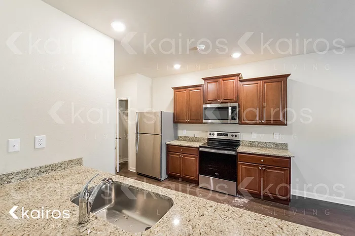 1123 Freedom Pkwy — Photo 5