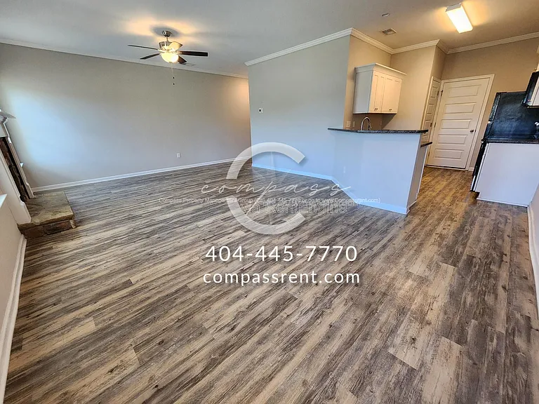 228 Lyndon Way NW — Photo 6