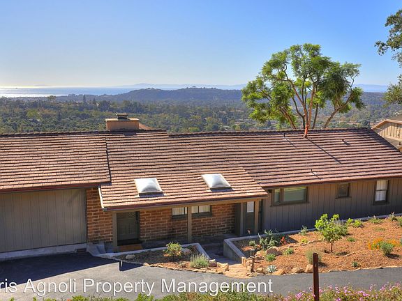 3rd image of 2979 Kenmore Pl