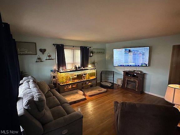 3rd image of 553 Taylor St