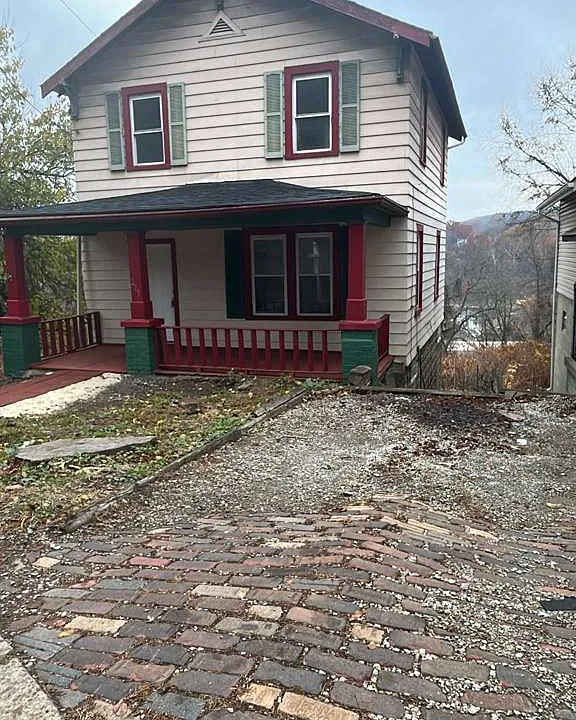 275 Greensburg Pike
