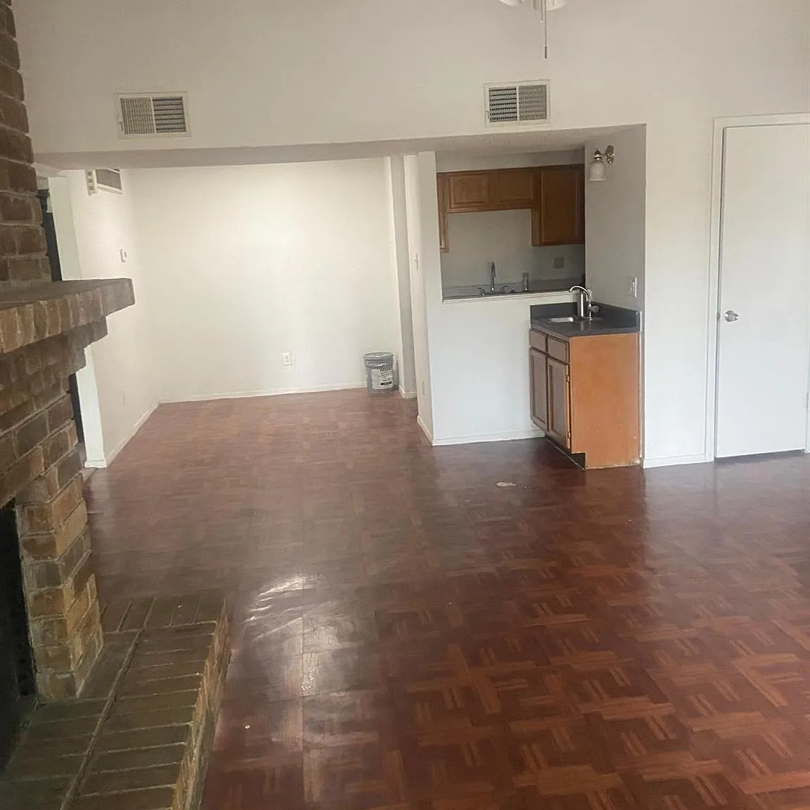 2 bed, 2.0 bath, 1093 sqft, $1,100 — Photo 2