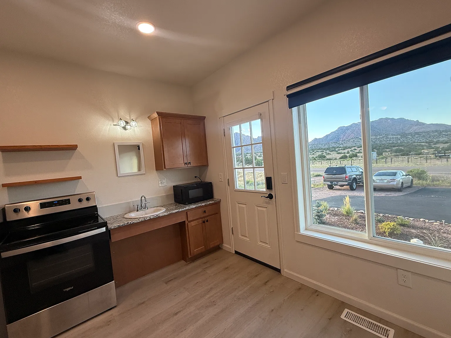 Studio, 324 sqft, $895 — Photo 1