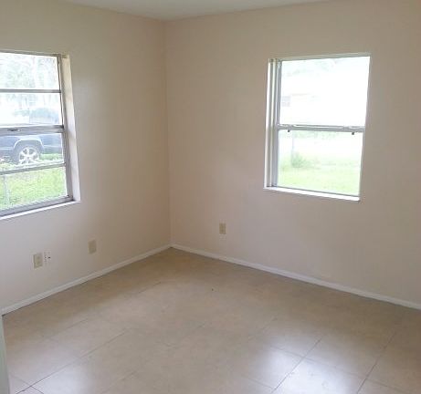 5th image of 37501 Oakview Cir