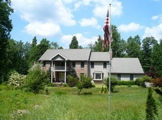 667 Weaver Rd, Morgantown, PA 19543