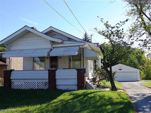 2nd image of 4960 Mahoning Ave NW
