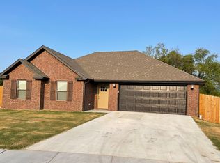 1767 Charismatic Dr, Prairie Grove, AR 72753
