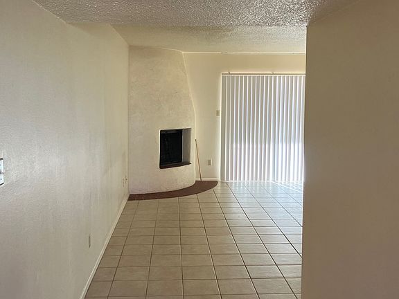 2nd image of 2940 Valle Vis