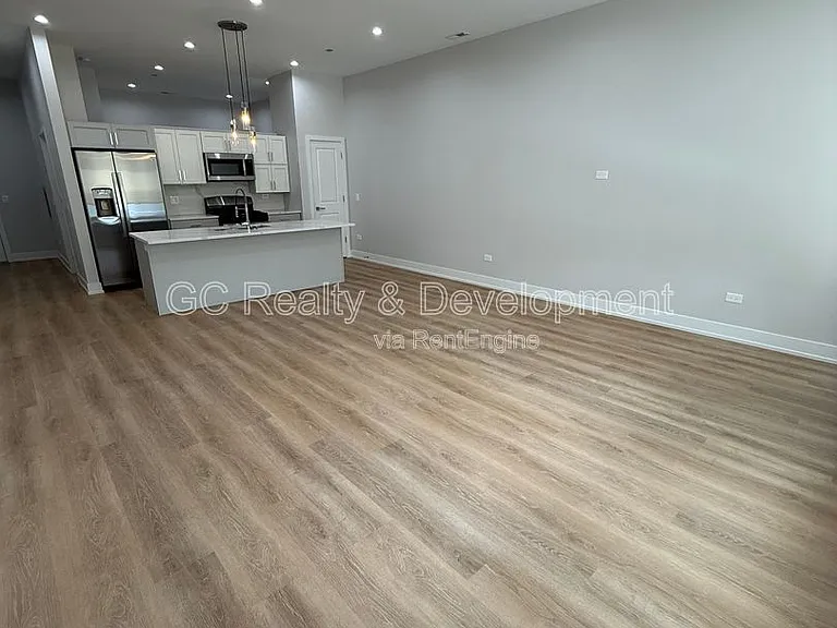 5071 N Northwest Hwy #102 — Photo 2