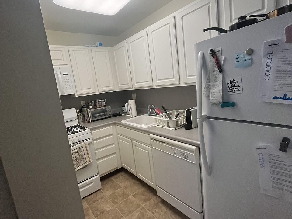 2nd image of 72 Boylston St #502
