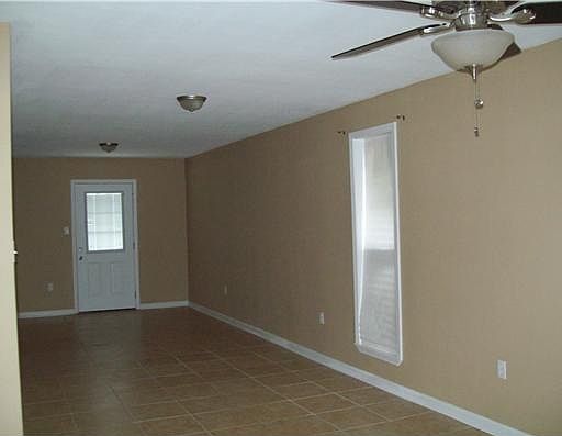 3rd image of 7041 Yorktown Dr