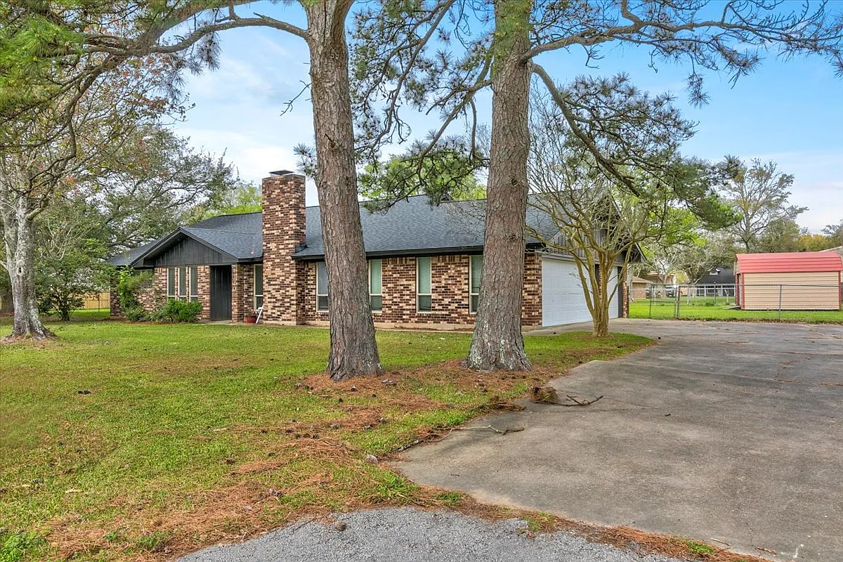 Building Photo - 1320 Wisteria St