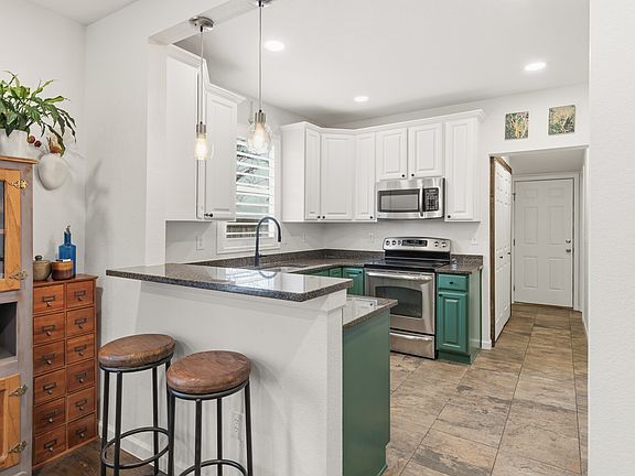 3rd image of 4965 Knox Ct