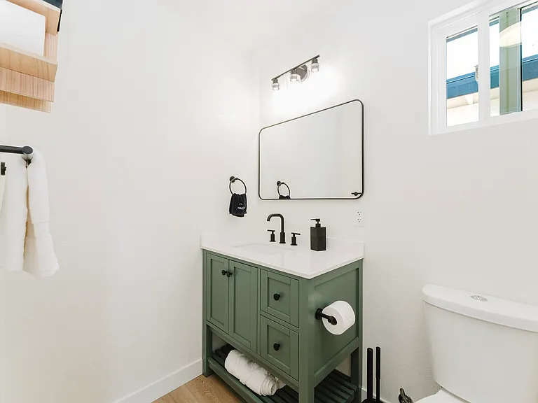 678 Ash Ave #B — Photo 5