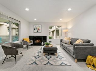 14636 NE 45th St APT C17, Bellevue, WA