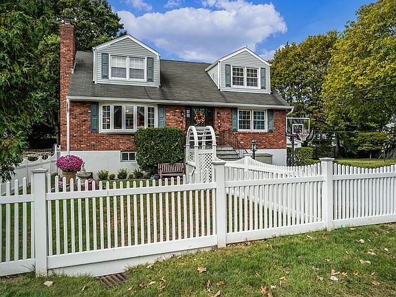 44 Batavia Place