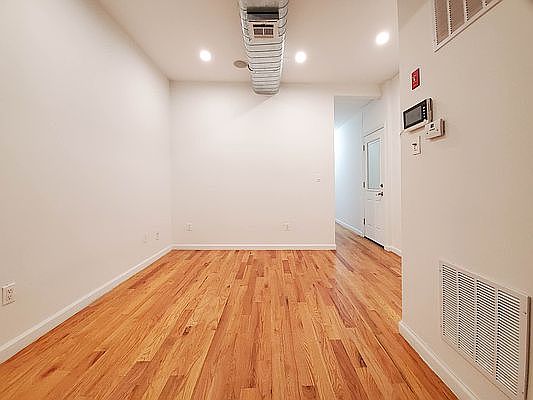 5th image of 854 Saint Johns Pl Floor 2