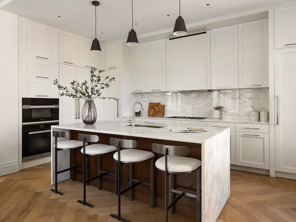 235 West 75th Street image 4 of 19