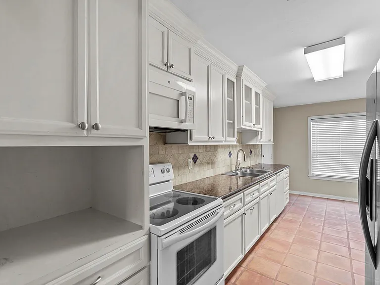 13 Lyncrest Dr — Photo 9