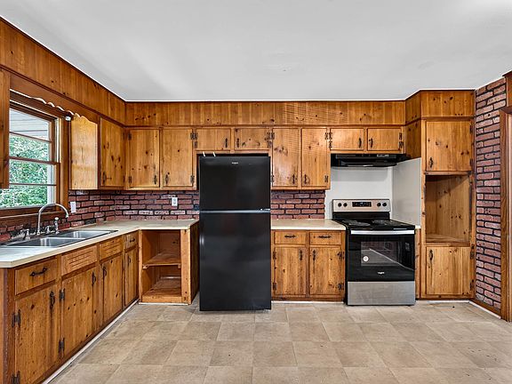 4th image of 431 26th Ave NW