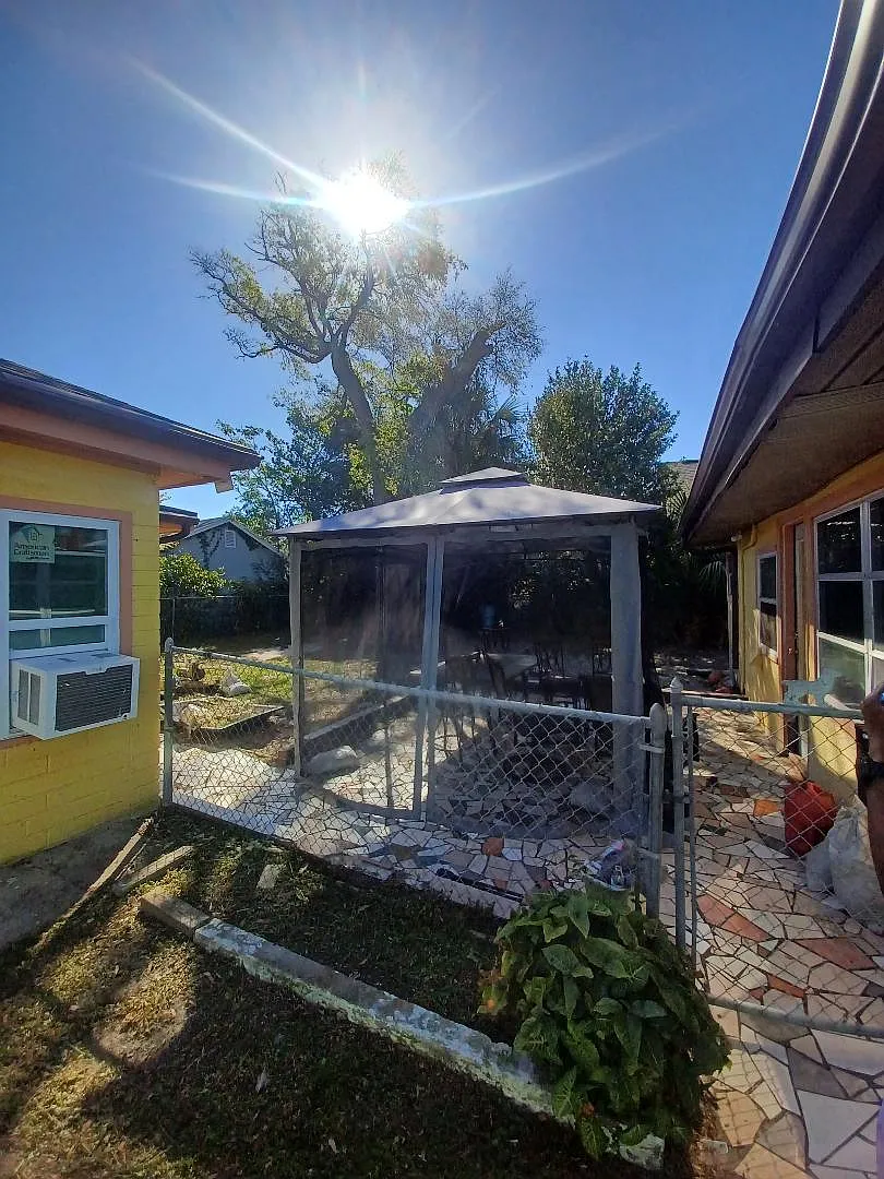 137 Highland Ave — Photo 2