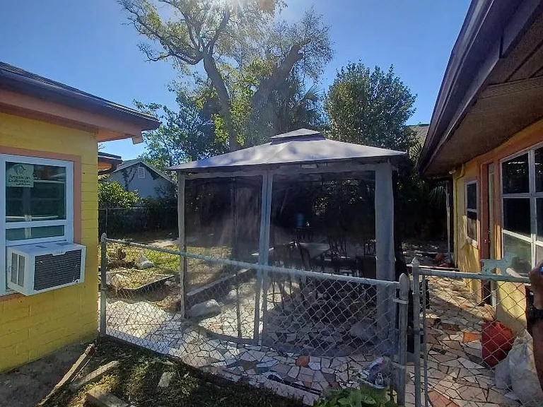 137 Highland Ave — Photo 2