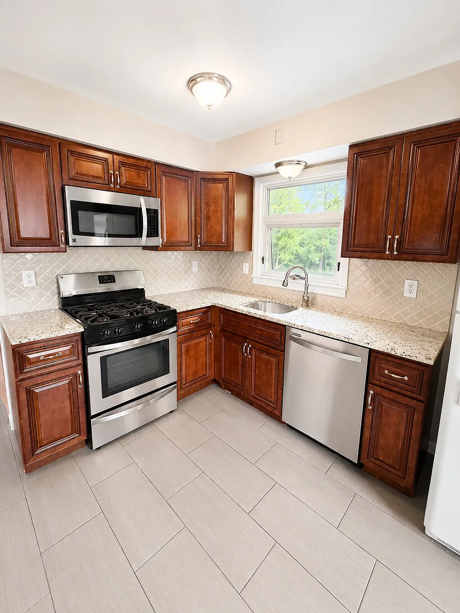 Building Photo - 106 Rochelle Pkwy #2