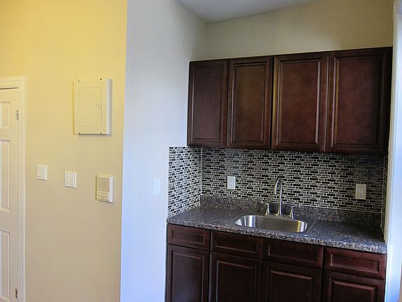 4th image of 1571 York Ave Frnt 2