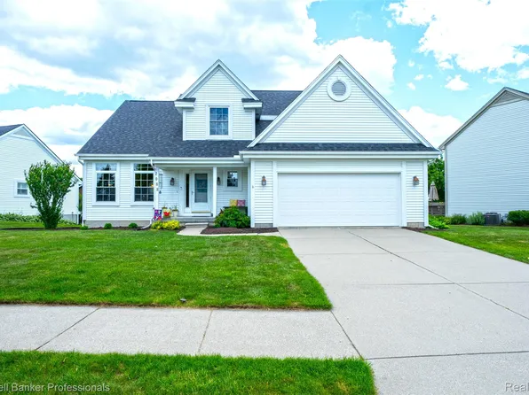 2088 Lochnayne Ln, Davison, MI 48423