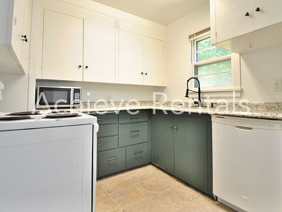 3rd image of 704 N 200 E