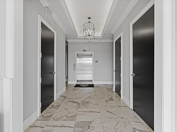 4th image of 1024 Club View Dr Unit E101