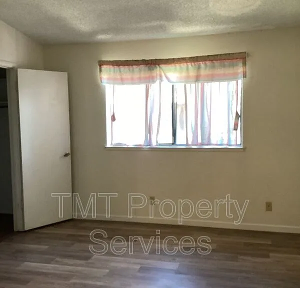 7847 Orchard Woods Cir — Photo 10