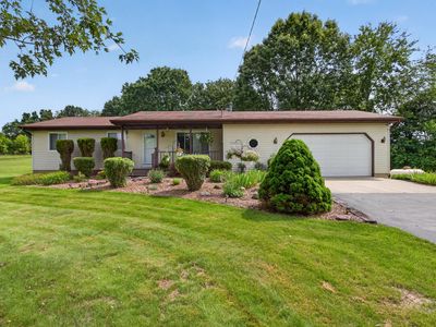 3651 Dexter Trl, Stockbridge, MI, 49285