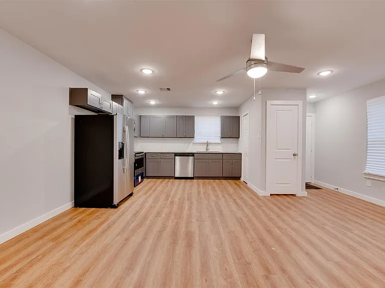 2702 Reid St #A — Photo 6