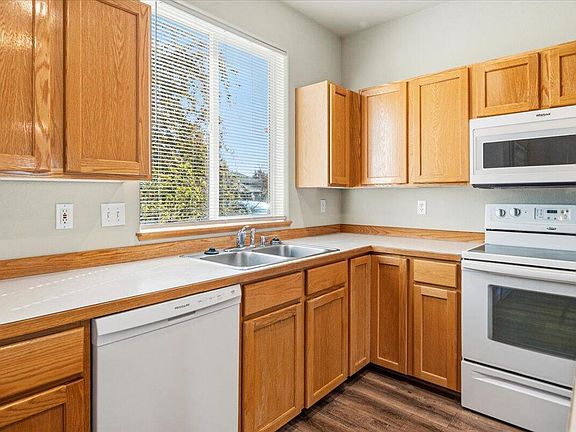 5th image of 1085 Golden Pheasant Dr