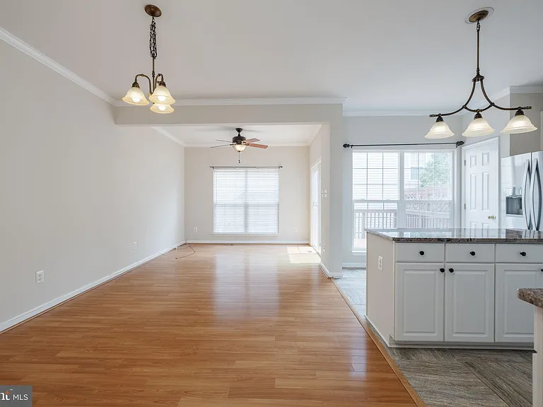 5319 Waldo Dr — Photo 13