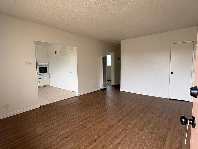 305 Loma Vista St — Photo 9