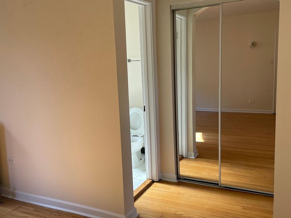 1st image of 2629 W Farragut Ave #2S