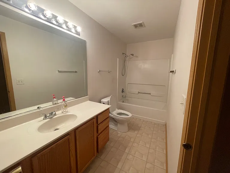 2319 Silverstone Dr — Photo 9