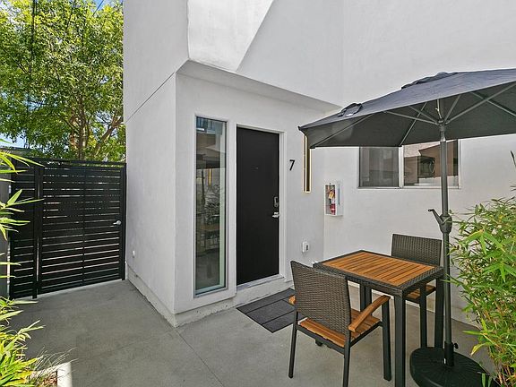5th image of 1228 Essex St #7