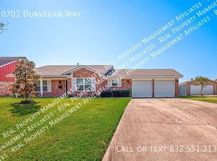 10702 Dunvegan Way, Houston, TX 77013