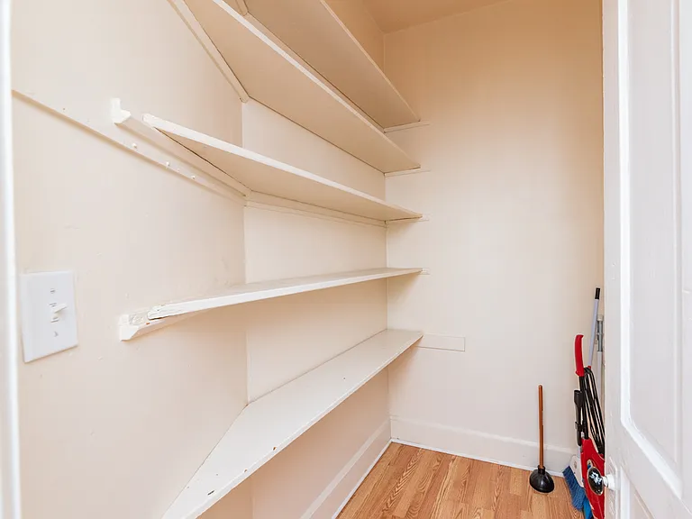 3300 N Racine Ave #3 — Photo 11