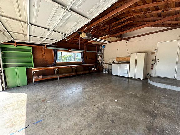 3rd image of 102 La Vista Grande
