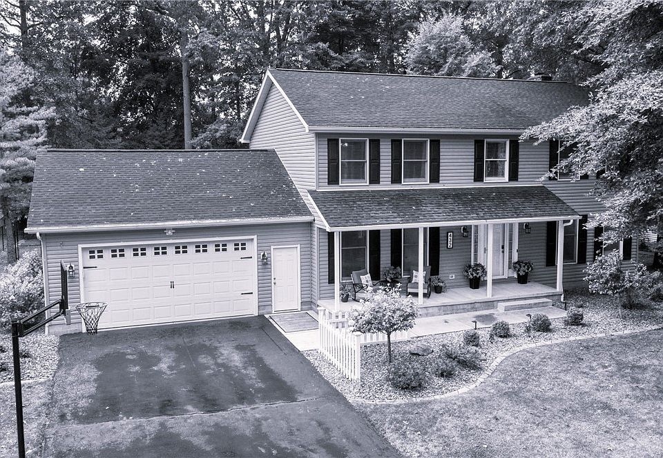 1st image of 432 Greenbriar Dr