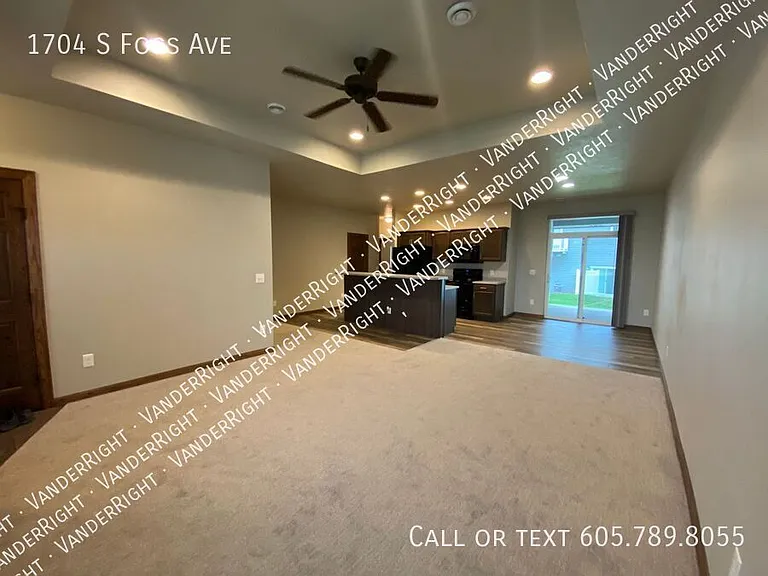 1704 S Foss Ave — Photo 7