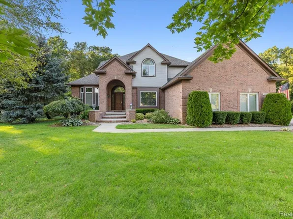 2351 Arciero Ct, Howell, MI 48855