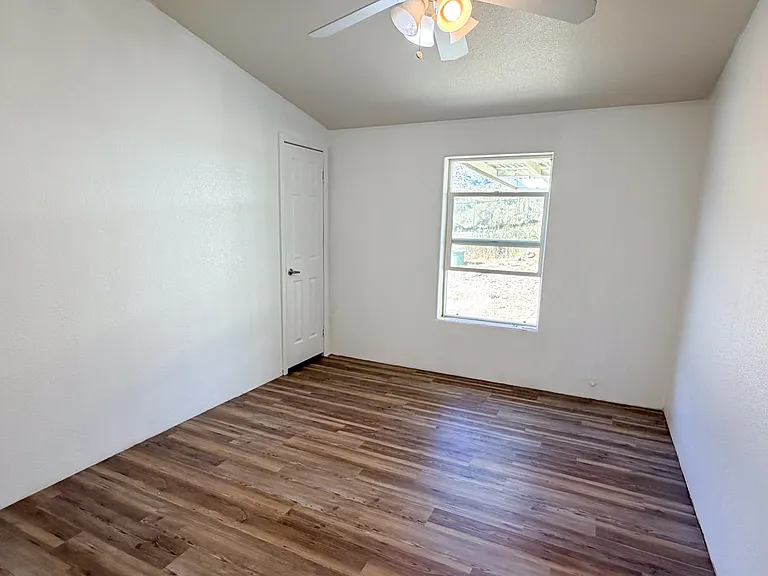 25120 Charina Rd — Photo 11