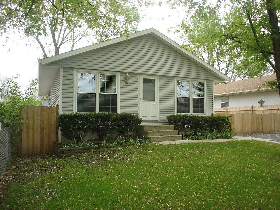 1st image of 1319 Woodridge Dr