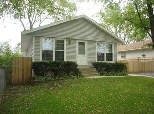 1319 Woodridge Dr, Round Lake Beach, IL 60073