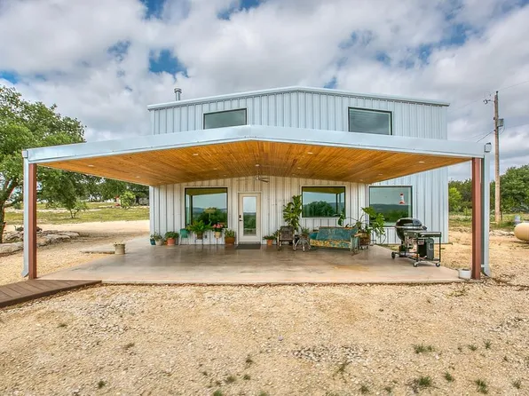 19621 Bluff Rd, Christoval, TX 76935